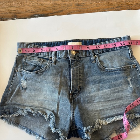 H&M Blue Denim Jean Shorts Distressed Relaxed Fit Size 4 - Picture 10 of 13